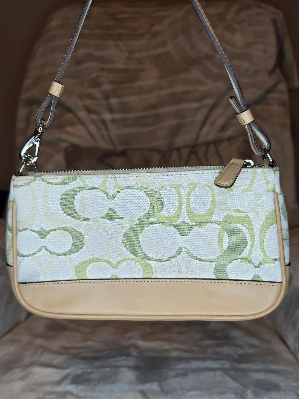 COACH VINTAGE OPTIC GREEN SIGNATURE C DEMI BAG 7027